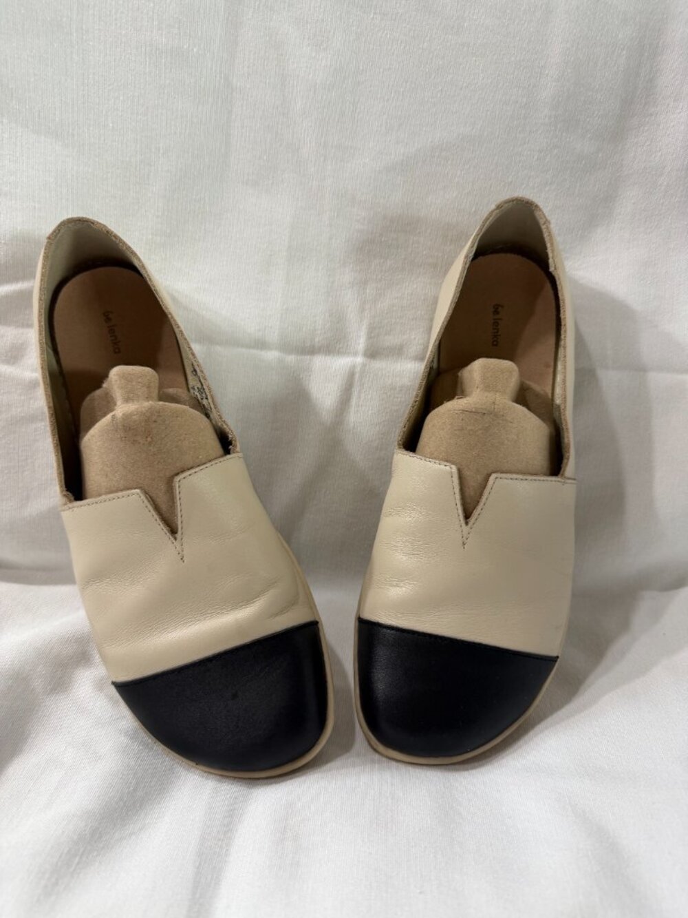 BeLenka Rosaluna Two-Tone V-Cut Slip-On Loafer - Cream and Black - size 40 - Picture 5 of 7